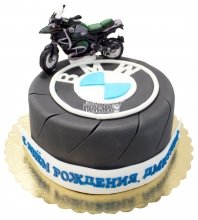 Праздничный торт с мотоциклом БМВ