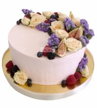 Торт с цветами и фруктами