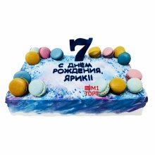 Торт детский с макарунами